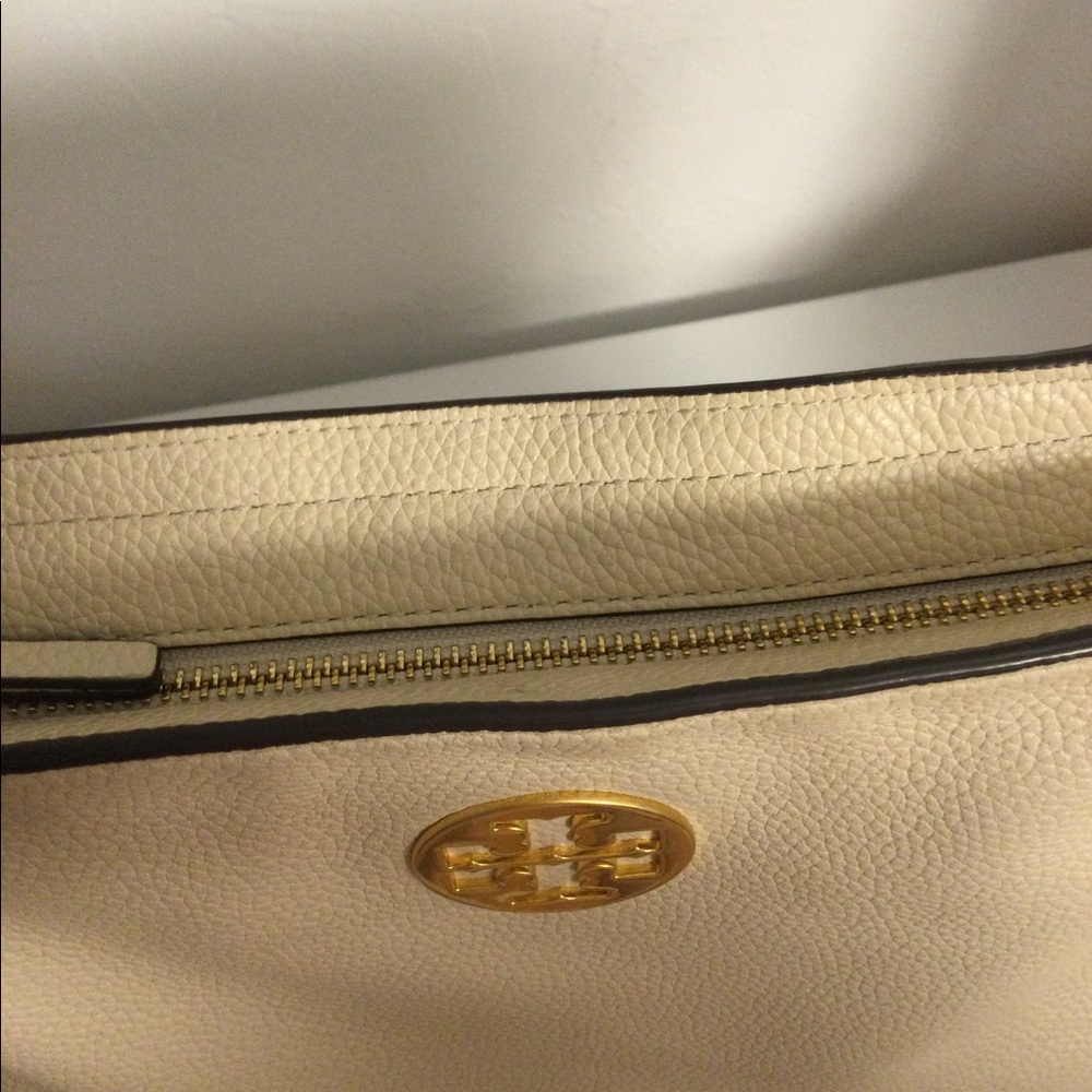 Tory Burch Everly handbag. 10.5x12x5. EUC SOLD - Picture 3 of 6